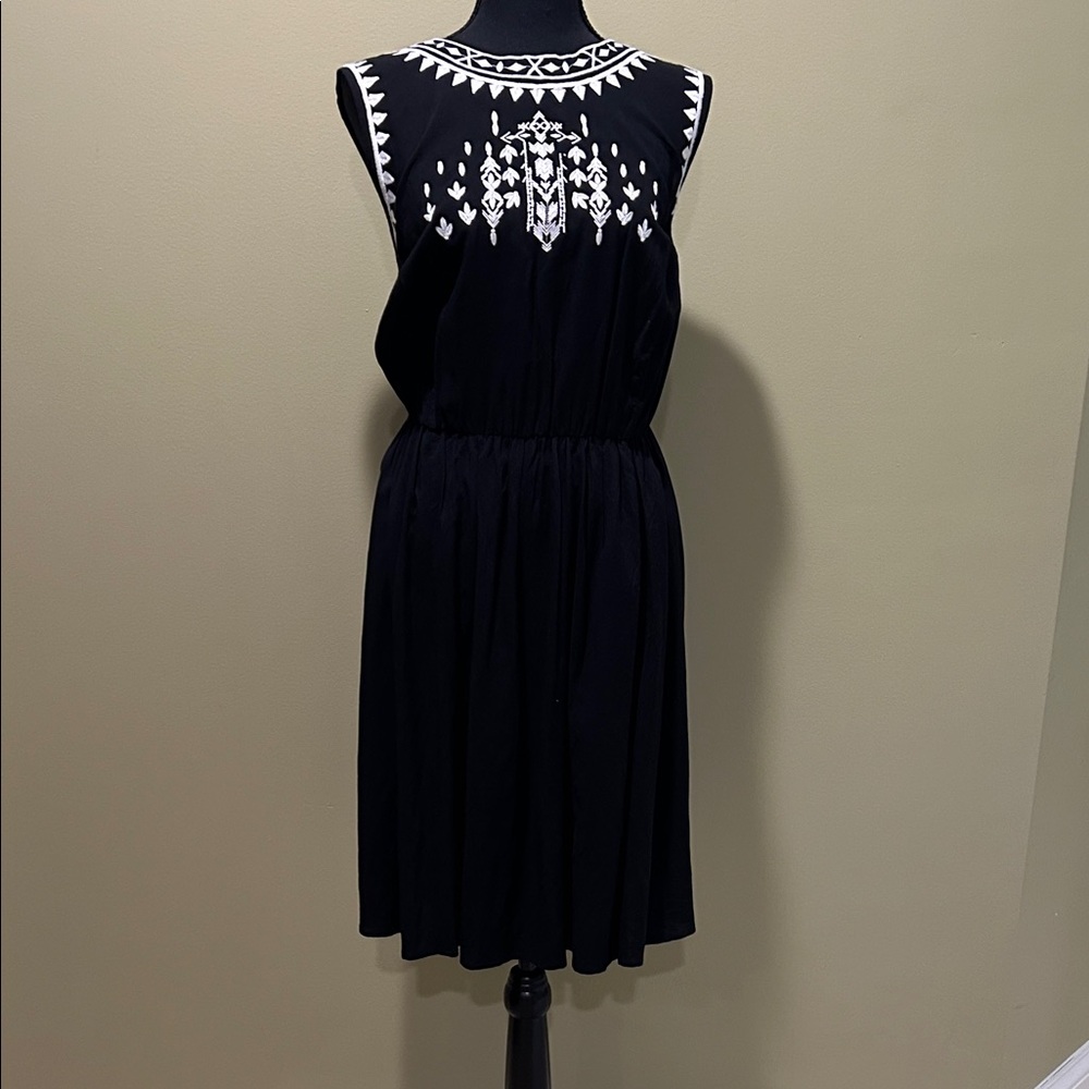 Lightly worn! Torrid Black and White Embroidered Dress